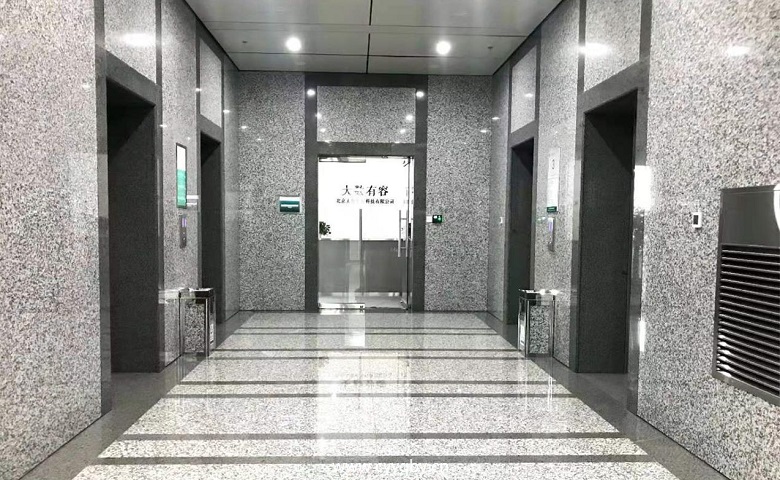 电梯